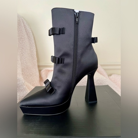 NIB Dolls Kill Widow Mourning Belle Heeled Booties Black Pointed Tow Bow Satin - Picture 5 of 13